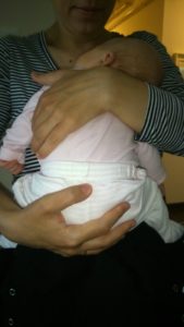 Fiziológiás tartás Manducában 2 hónapos baba